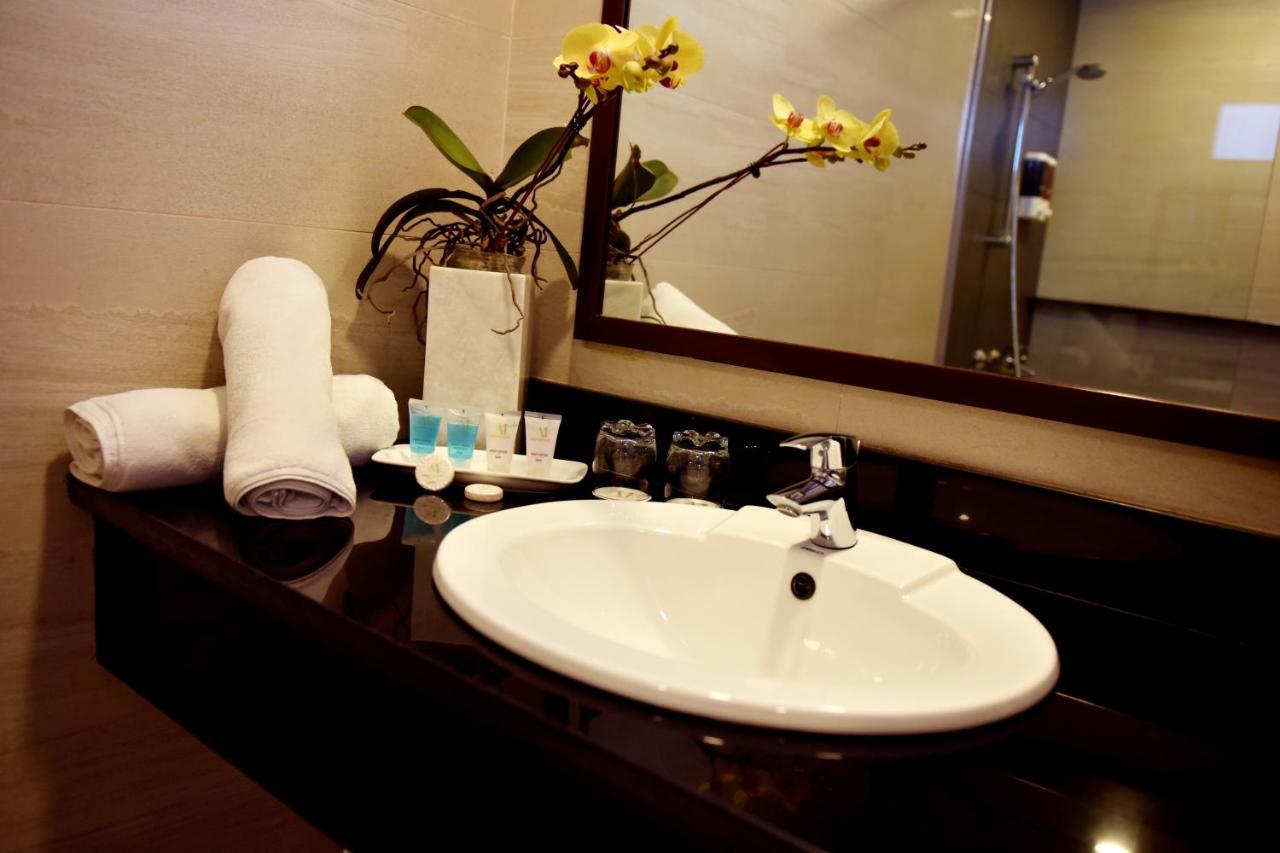 Aura One Hotel Baguio City Exterior photo